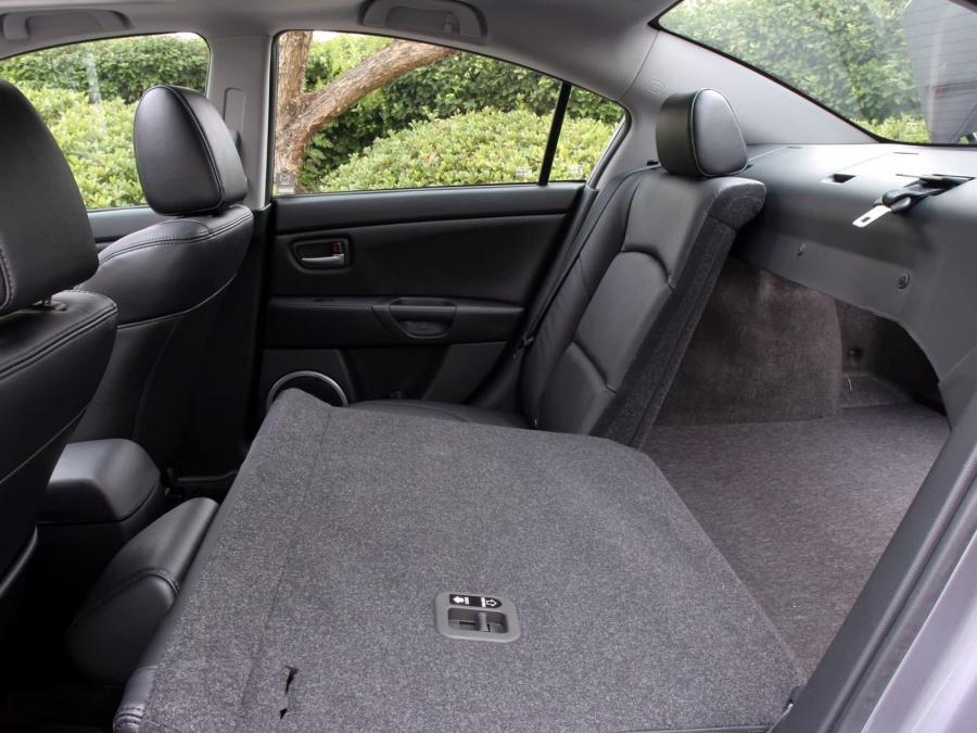  Mazda3 Sedan 2006 года  (фото 9 из 29)